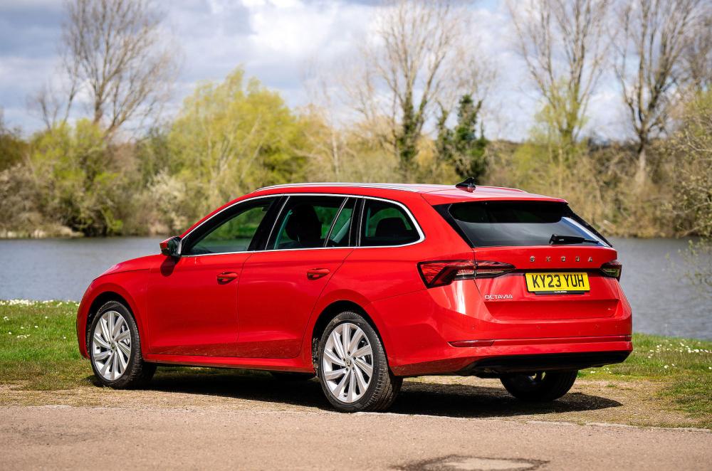 Skoda Octavia Estate rear left static