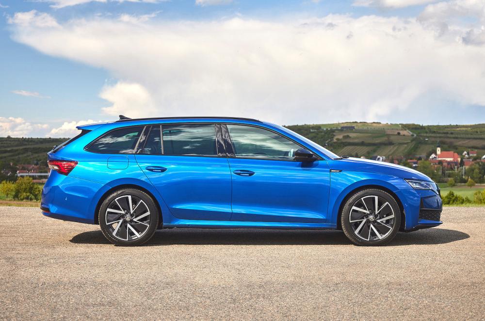 Skoda Octavia Estate right static