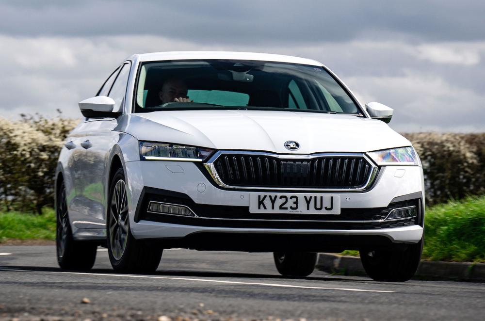 Skoda Octavia front cornering