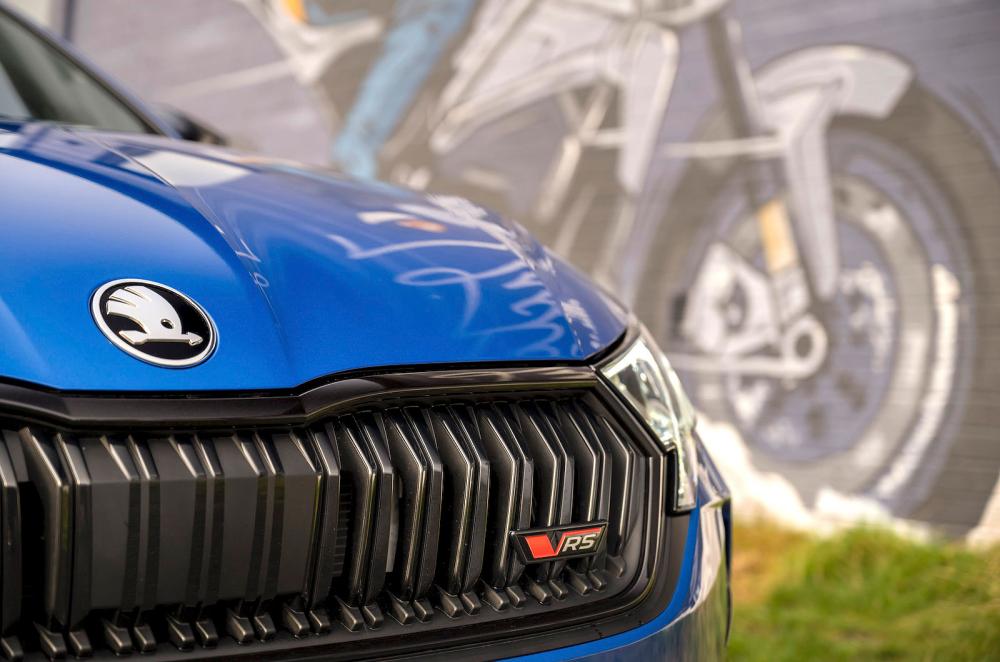 Skoda Octavia vRS grille detail