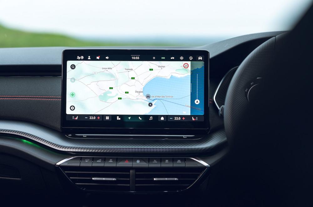 Skoda Octavia vRS infotainment touchscreen
