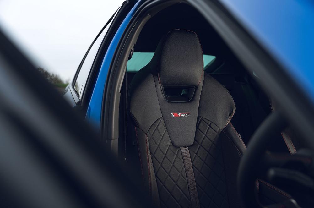 Skoda Octavia vRS seat detail