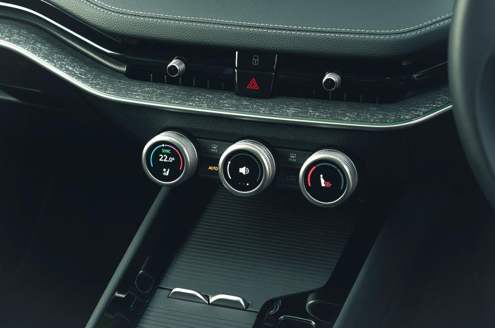 Skoda Superb air-con controls