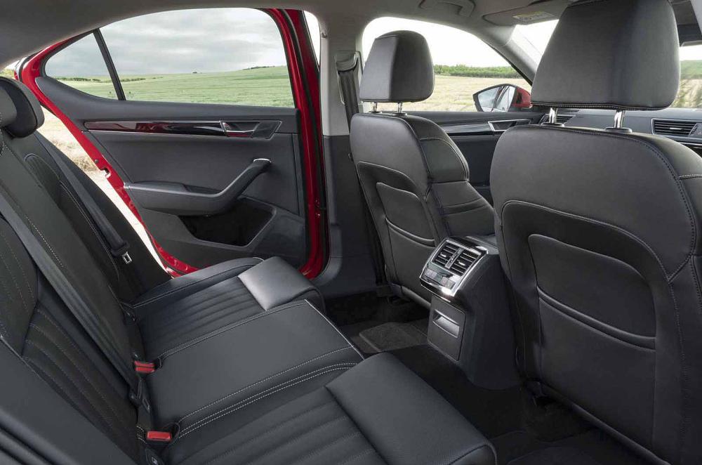 Skoda Superb back seats