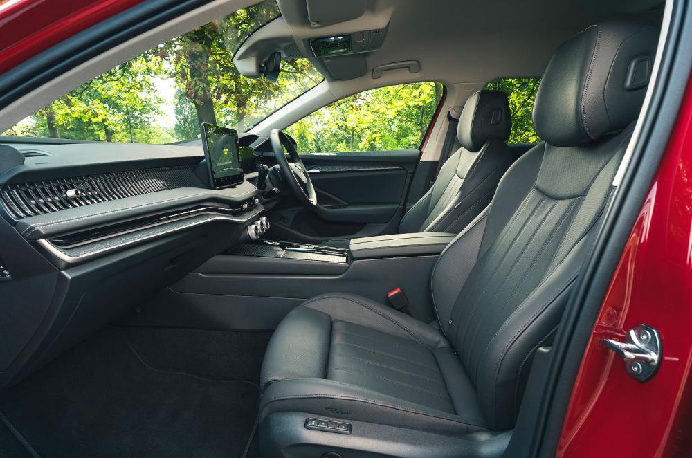 Skoda Superb front seats