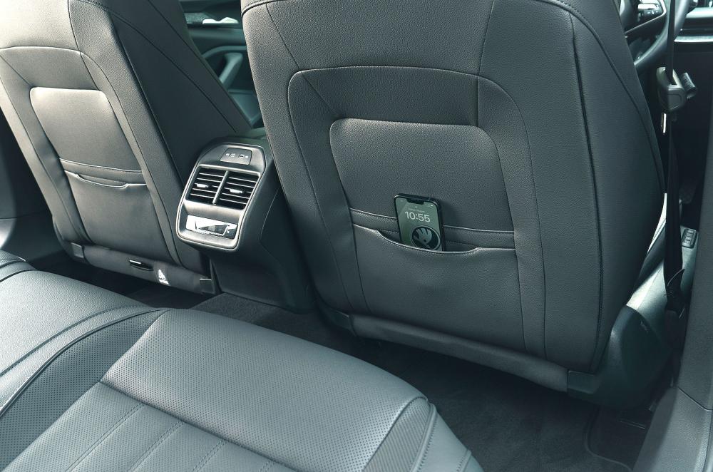 Skoda Superb rear interior detail