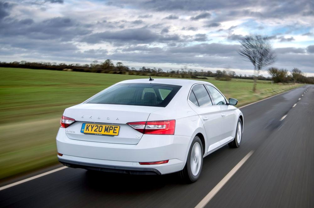 Skoda Superb rear right driving