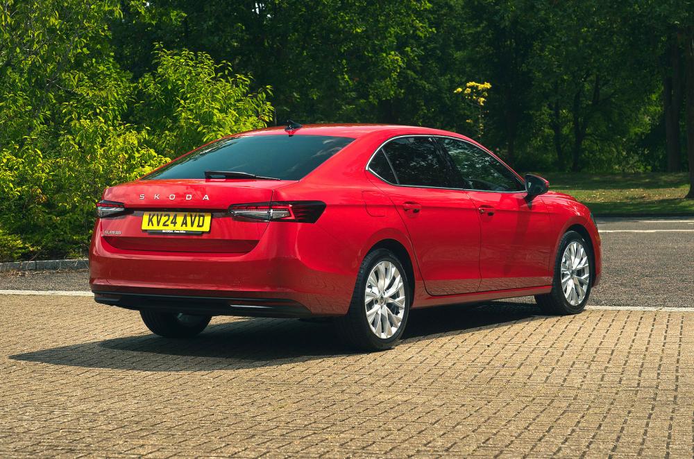 Skoda Superb rear right static