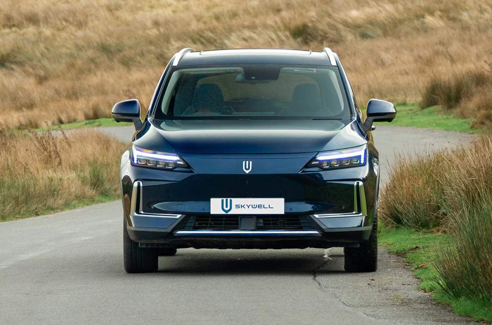 Skywell BE11 driving front