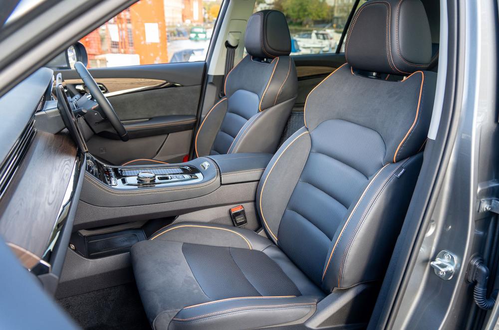 Skywell BE11 front seats