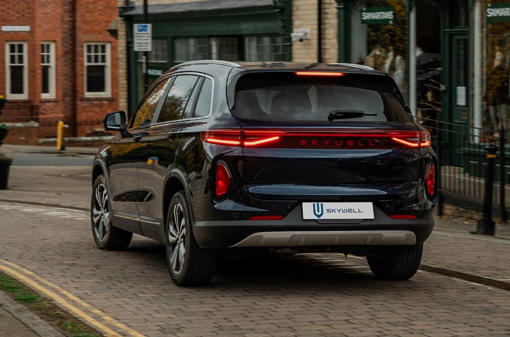 Skywell BE11 rear cornering