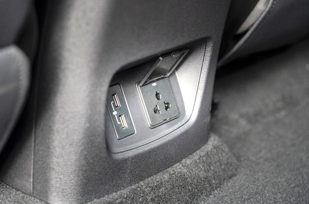 Skywell BE11 interior sockets