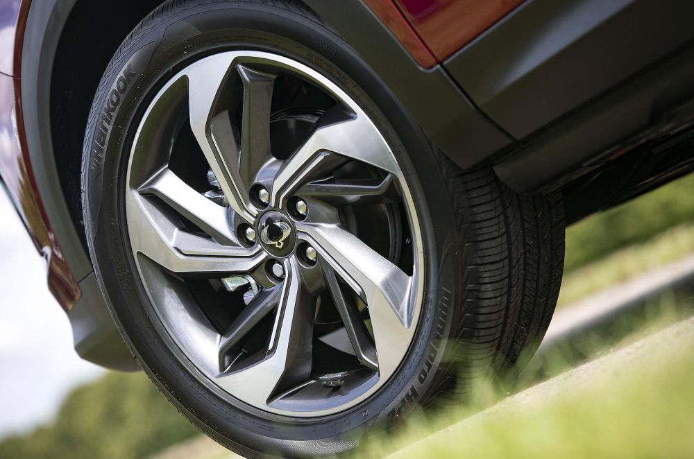 Ssangyong Korando alloy wheel detail