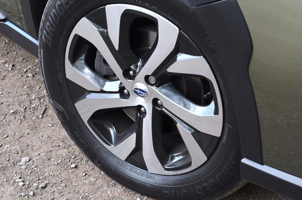 Subaru Outback alloy wheel