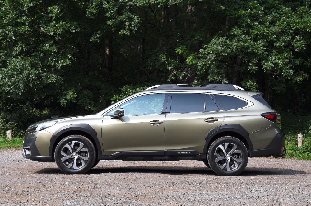 Subaru Outback left static