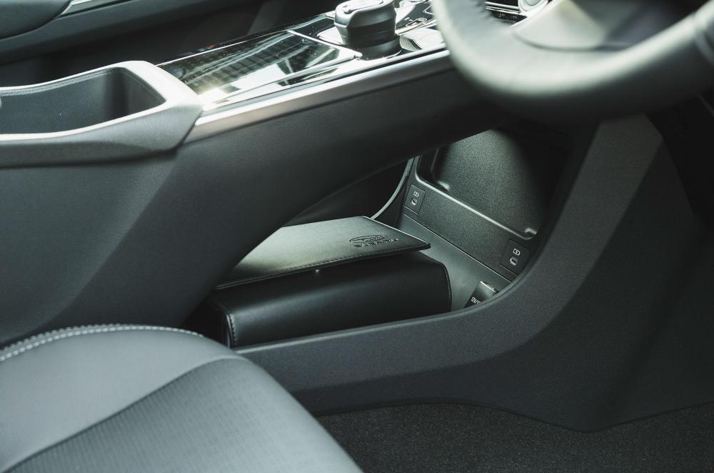 Subaru Solterra interior detail