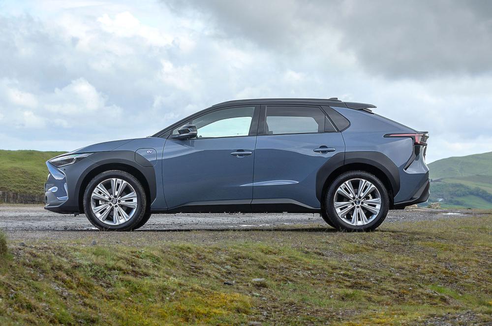 Subaru Solterra left static