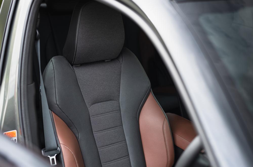 Suzuki eVitara front seat