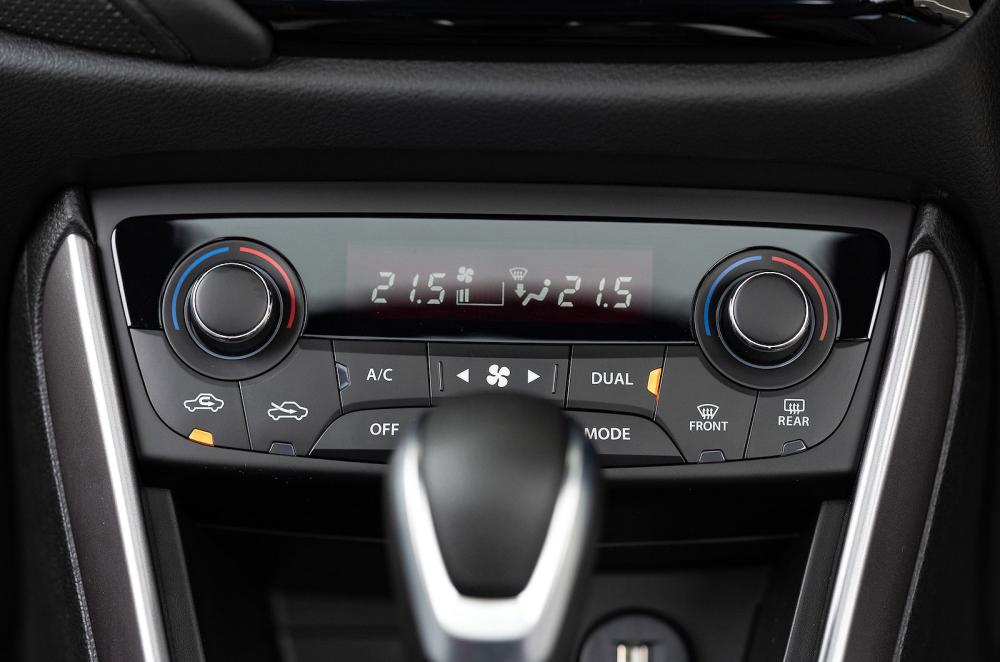 Suzuki S-Cross air-con controls