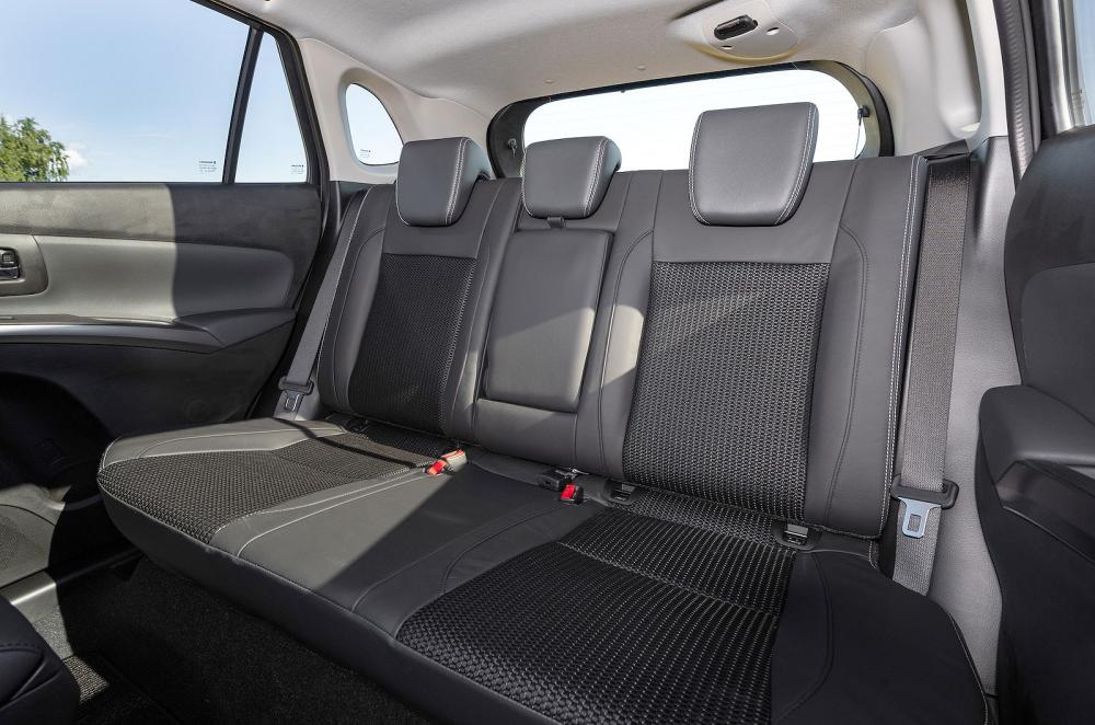 Suzuki S-Cross back seats