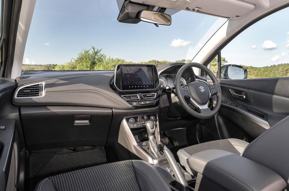 Suzuki S-Cross front seats