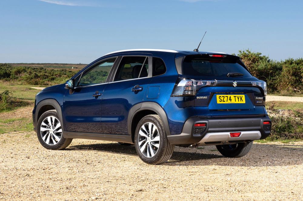 Suzuki S-Cross rear left static