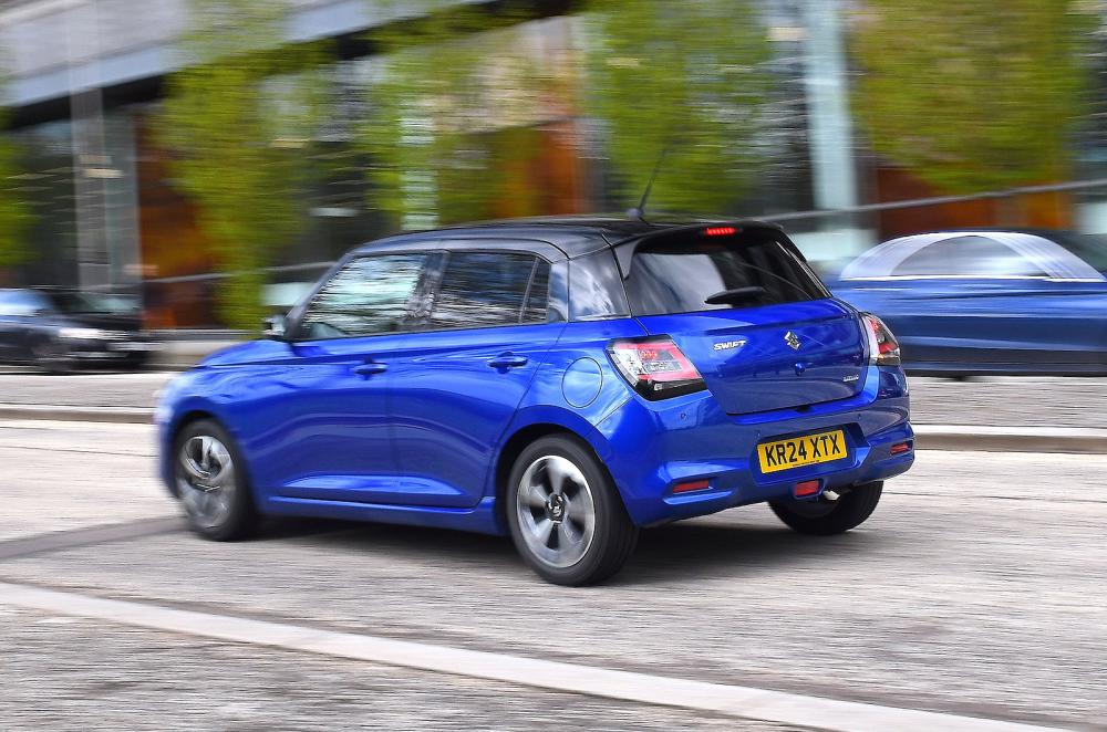 Suzuki Swift Hybrid rear left driving