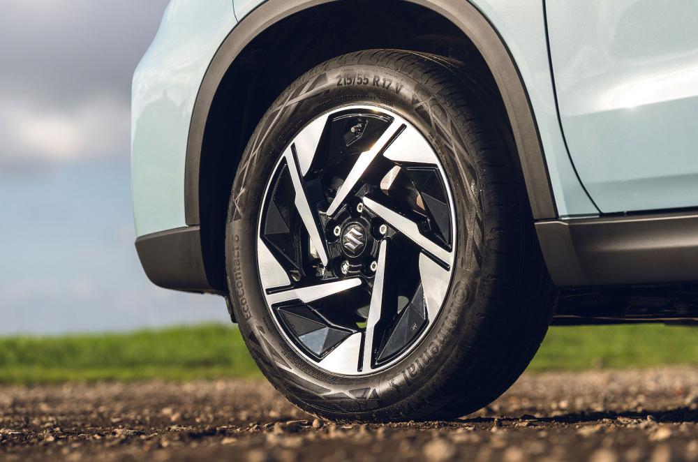 Suzuki Vitara alloy wheel