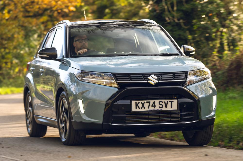 Suzuki Vitara front cornering