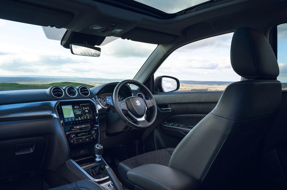 Suzuki Vitara front seats