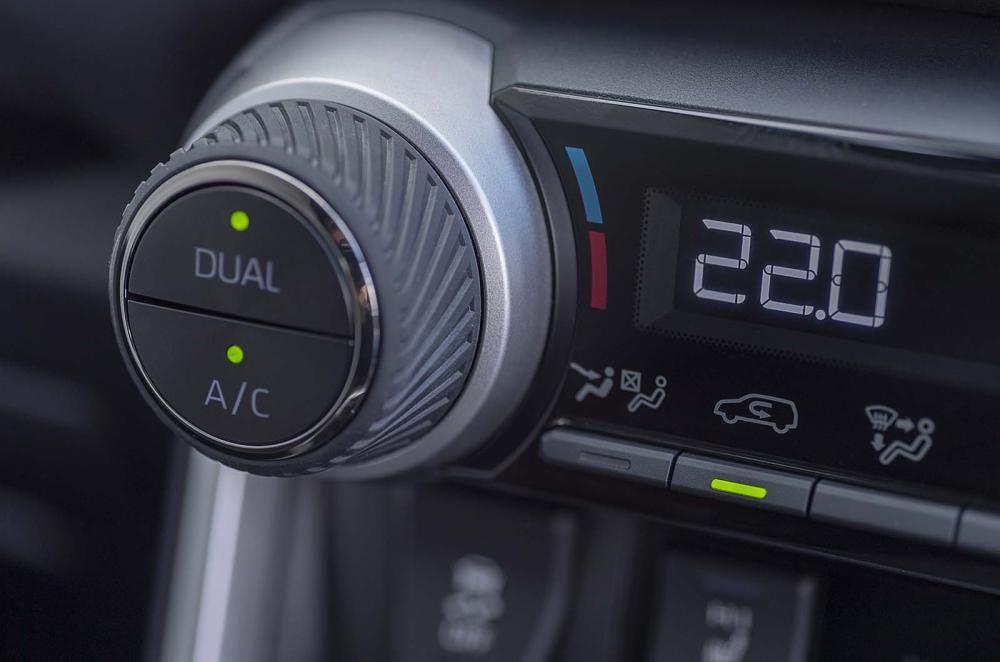 Suzuki Across climate control detail