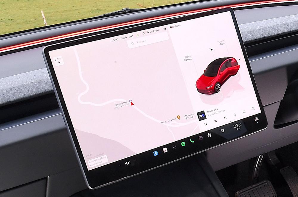 Tesla Model 3 infotainment touchscreen