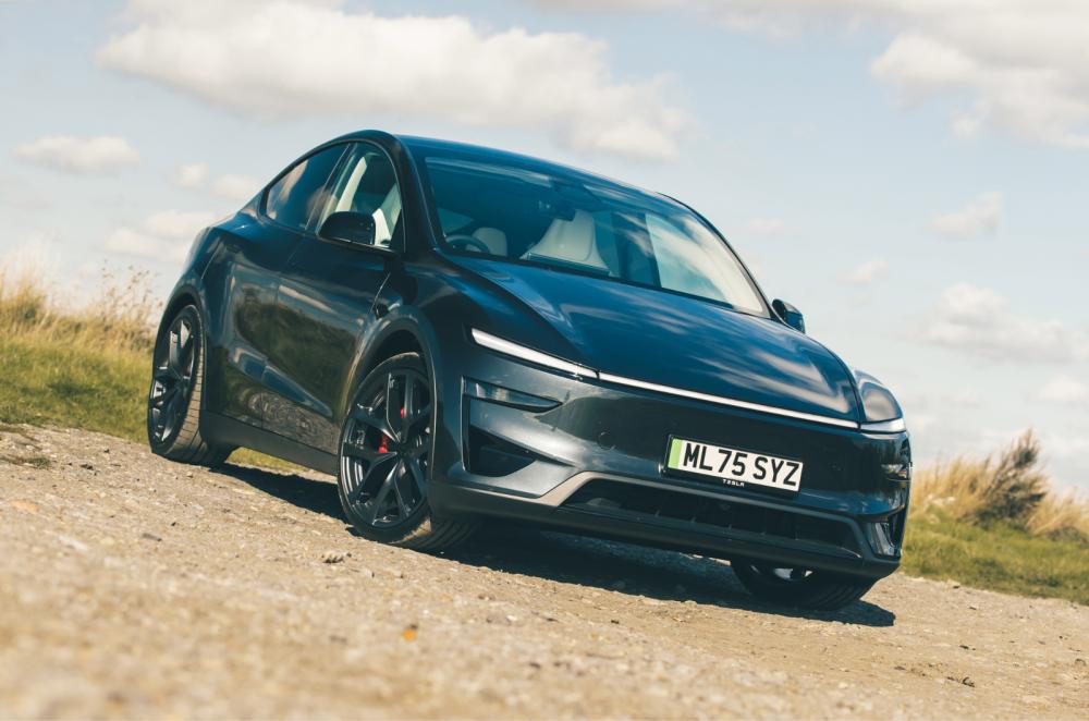 Tesla Model Y static front right