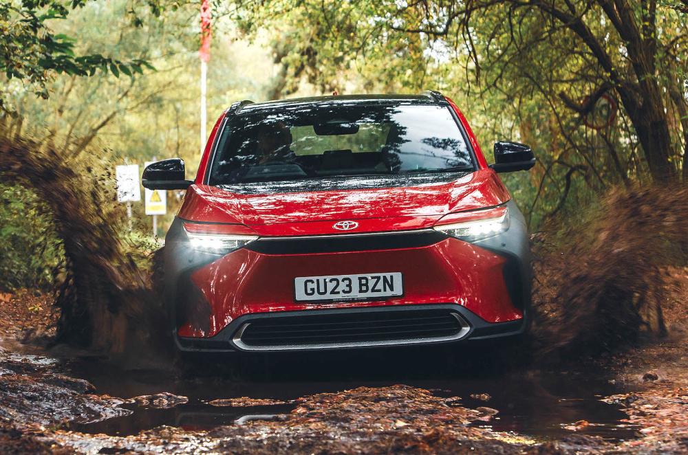 Toyota bZ4X front static off road