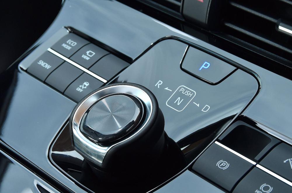 Toyota bZ4X gear selector