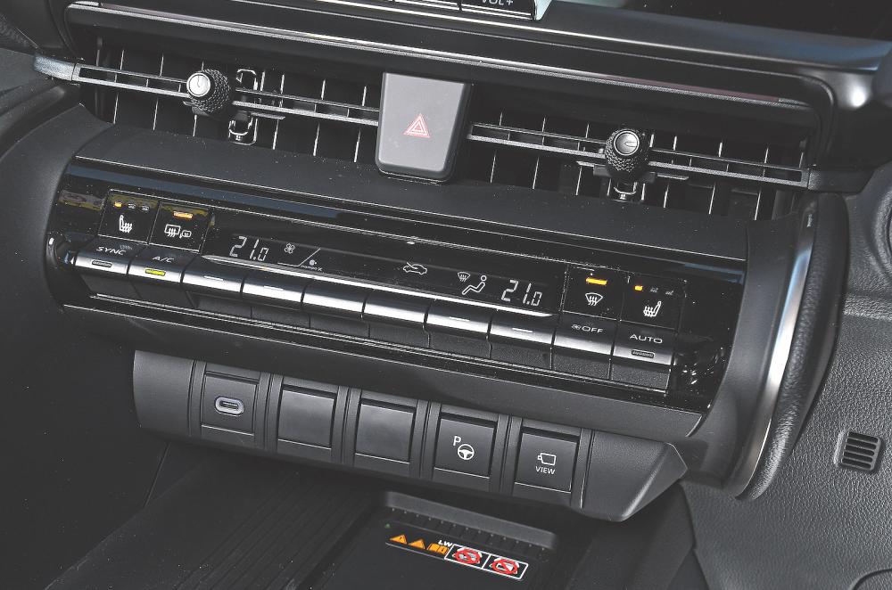 Toyota C-HR air-con controls