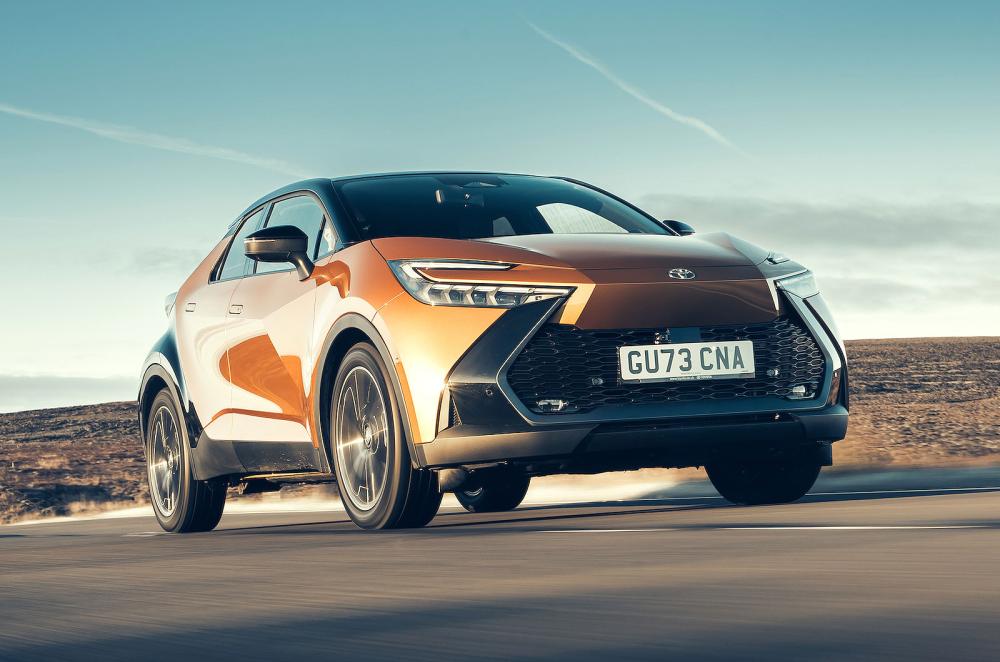 Toyota C-HR front right driving