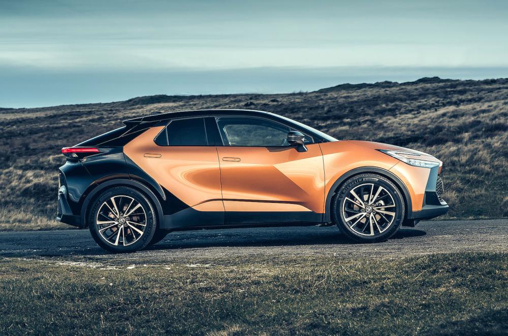 Toyota C-HR right static
