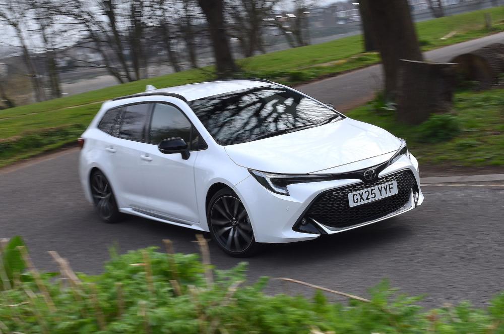 Toyota Corolla Touring Sports front right driving