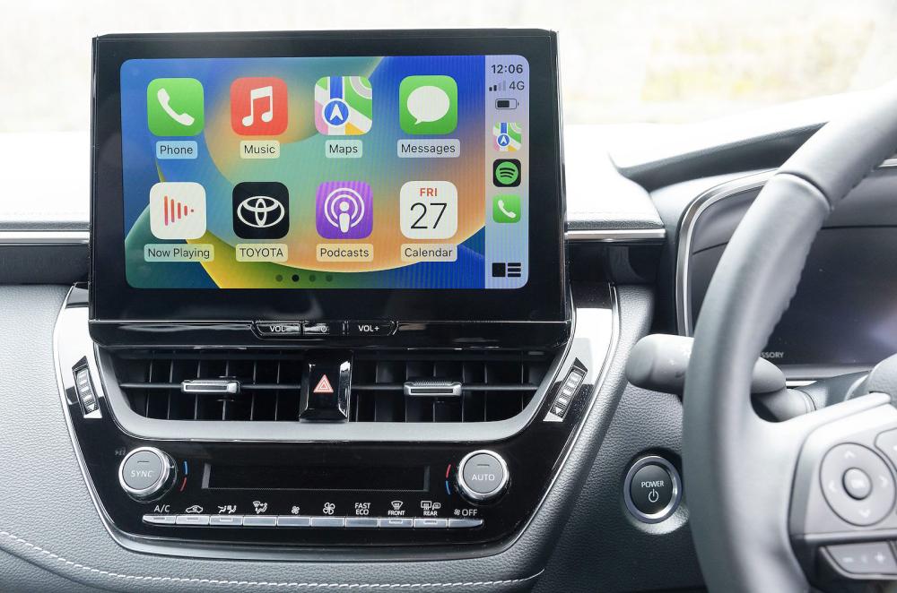 Used Toyota Corolla Touring Sports 2019-present infotainment touchscreen