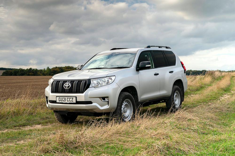 Toyota Land Cruiser Commercial front left static