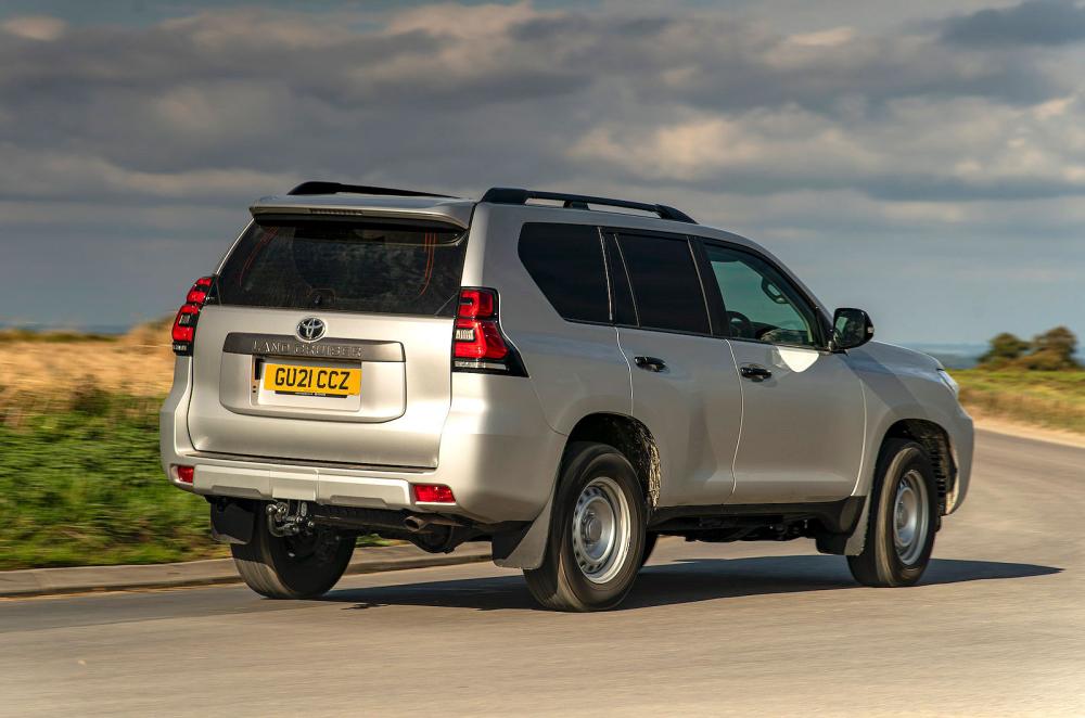 Toyota Land Cruiser Commercial rear cornering