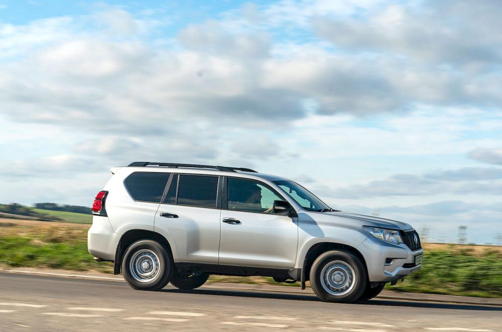 Toyota Land Cruiser Commercial right driving