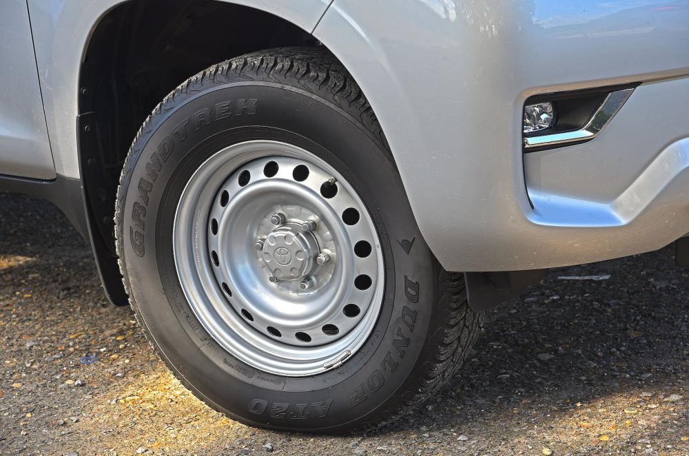 Toyota Land Cruiser Commercial wheel detail