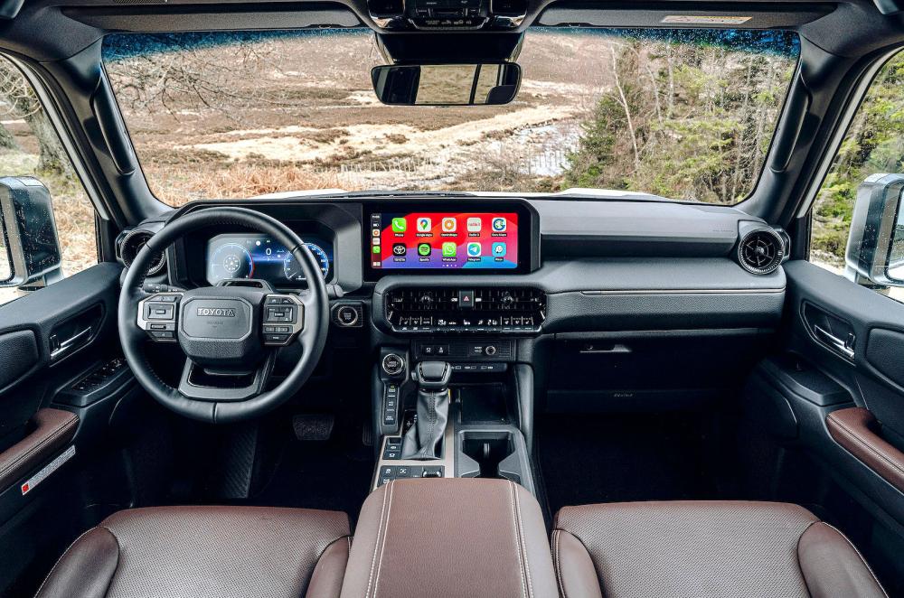 Toyota Land Cruiser dashboard