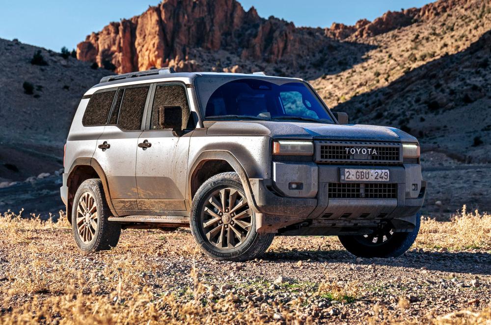 Toyota Land Cruiser front right static