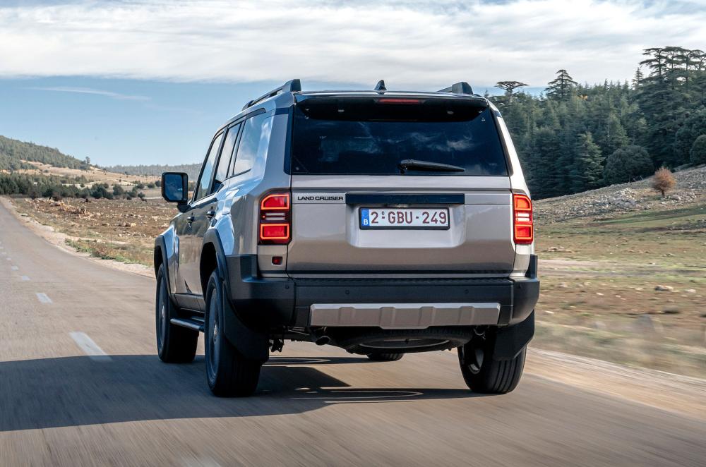 Toyota Land Cruiser rear driving