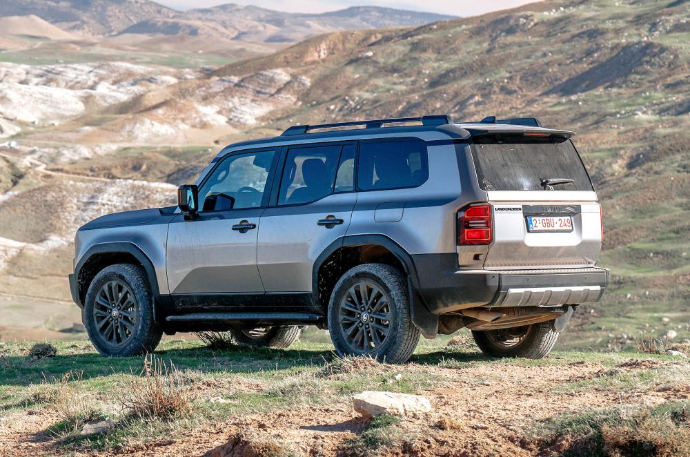 Toyota Land Cruiser rear left static