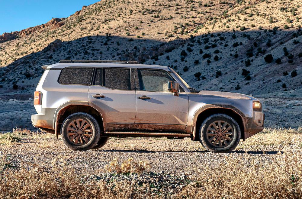 Toyota Land Cruiser right static