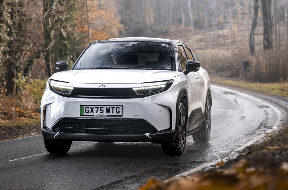 Toyota Urban Cruiser front cornering